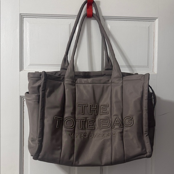 Marc Jacobs THE PUFFY NYLON LARGE TOTE BAG - Picture 1 of 3